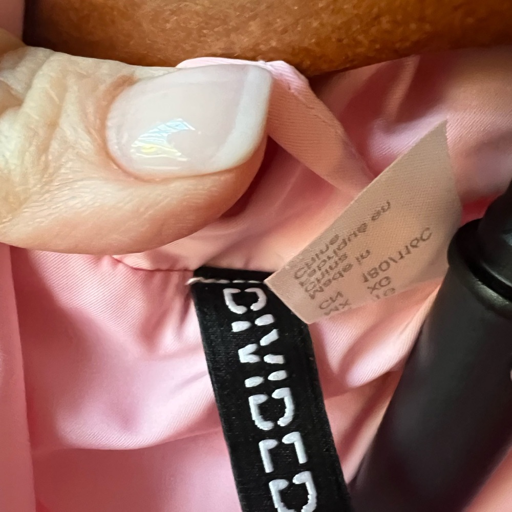 Divided Cropped Light Pink Puffer Vest - Picture 4 of 6